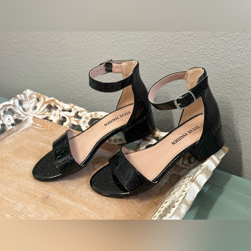 Steve Madden kids block heel sandal